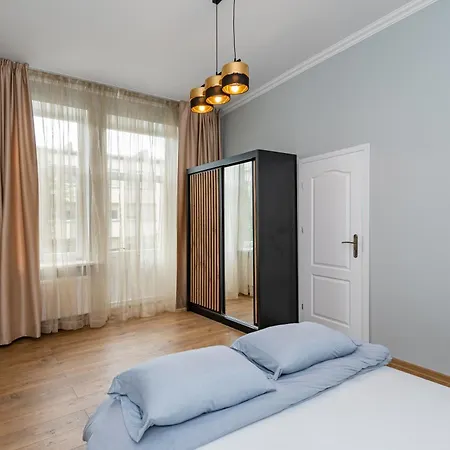 Elegant City Center With Free Parking By Polo Apartment