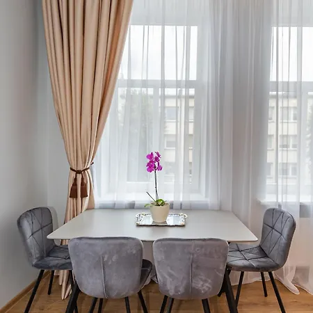 Elegant City Center With Free Parking By Polo Apartment *